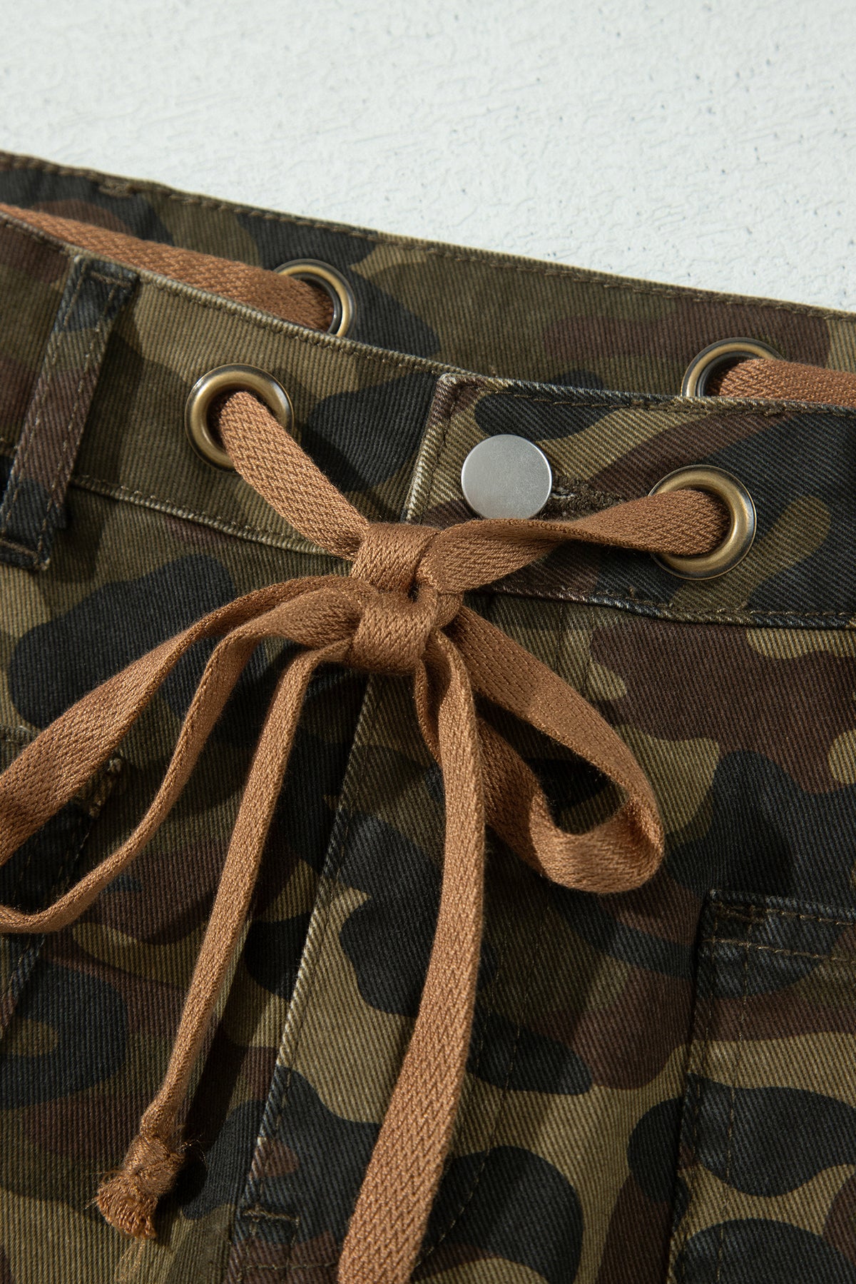 Camouflage Print Retro Grommet Tie Waist Loose Jeans